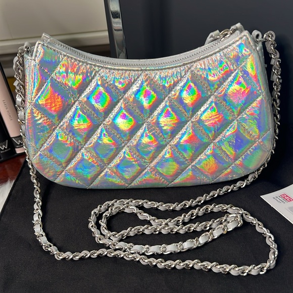 Chanel Matelasse Iridescent Mirror Goatskin Chain Shoulder Bag Aurora Silver NWT - Picture 4 of 17